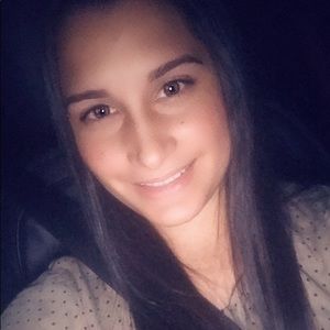 Meet your Posher, Yadira